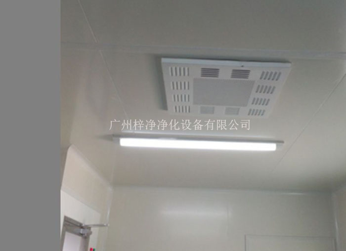 高效送风口应均匀分布在洁净车间内部，以保证车间内的空气流速均匀，洁净度达到标准。